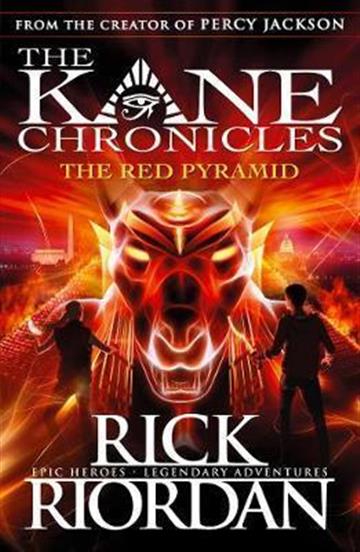 Knjiga Kane Chronicles 1: Red Pyramid autora Rick Riordan izdana 2019 kao meki uvez dostupna u Knjižari Znanje.