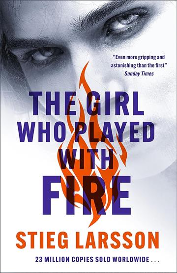 Knjiga Girl Who Played With Fire autora Stieg Larsson izdana 2023 kao meki uvez dostupna u Knjižari Znanje.