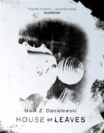 Knjiga House Of Leaves autora Mark Z Danielewski izdana 2024 kao meki dostupna u Knjižari Znanje.