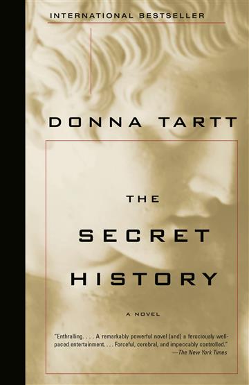 Knjiga Secret History autora Donna Tartt izdana 2004 kao meki uvez dostupna u Knjižari Znanje.