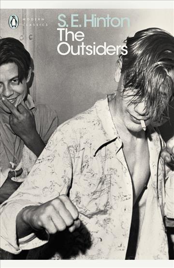 Knjiga Outsiders autora S.E. Hinton izdana 2007 kao meki  uvez dostupna u Knjižari Znanje.