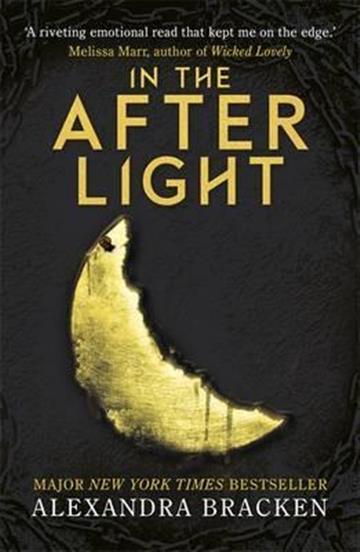 Knjiga Darkest Minds #3: In the Afterlight autora Alexandra Bracken izdana 2016 kao meki uvez dostupna u Knjižari Znanje.