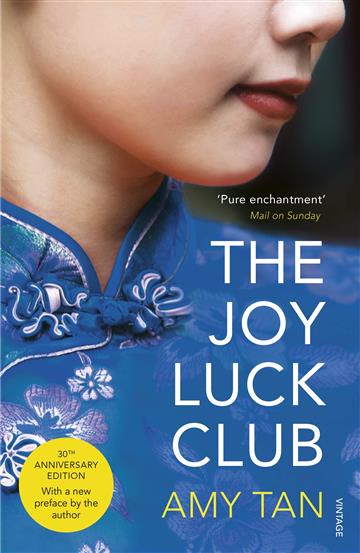 Knjiga Joy Luck Club autora Amy Tan izdana 2001 kao meki uvez dostupna u Knjižari Znanje.